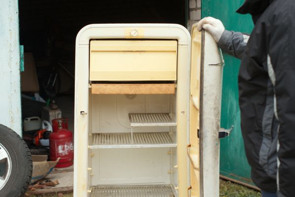 Refrigerator Removal Service